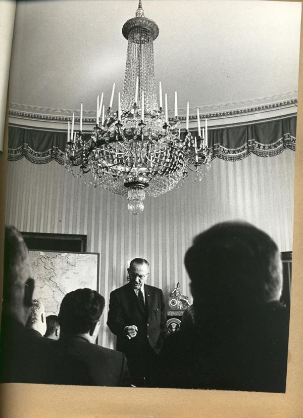 1965_white-house-vietnam-briefing_09.jpg
